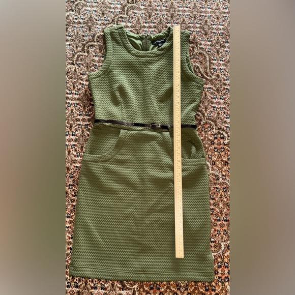 Olive Green Dress w/ zip back, fitted, pockets,belt size 12 - Picture 8 of 12